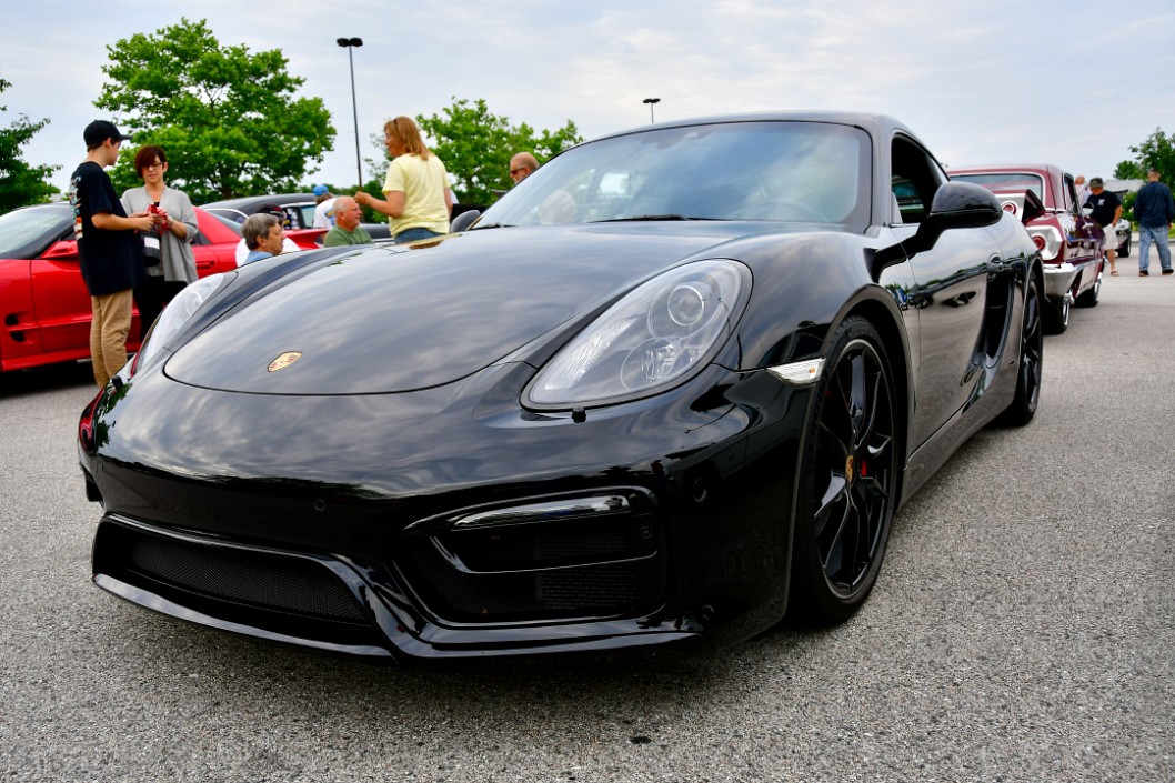 Porsche 911 GTS in Black