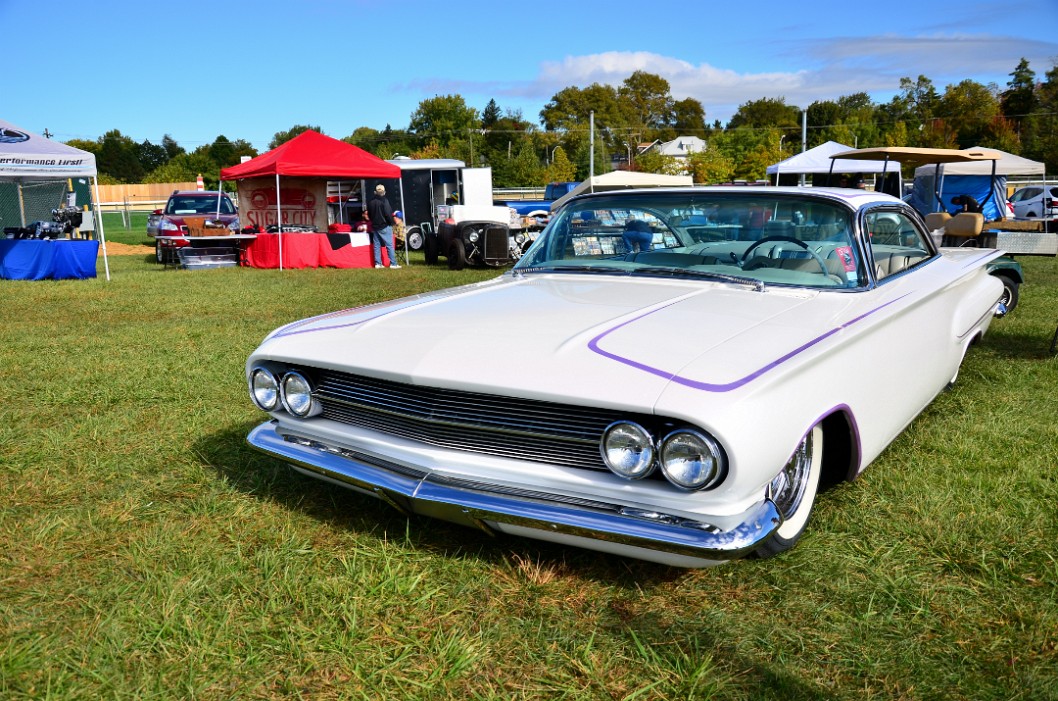1960 Chevy Impala With Sleek Purple Stripe 1960 Chevy Impala With Sleek Purple Stripe