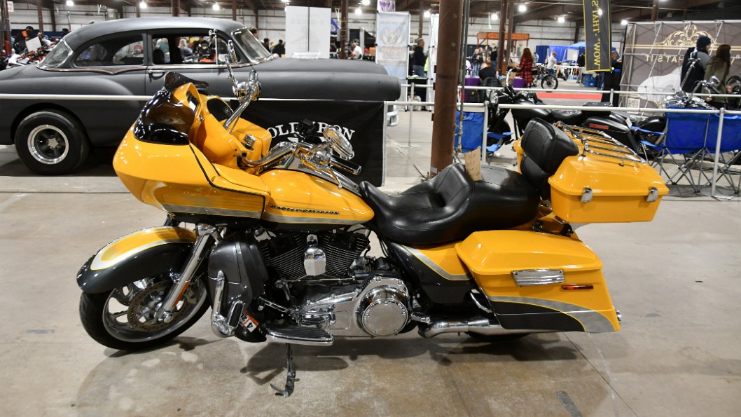 2009 Harley-Davidson CVO in Yellow