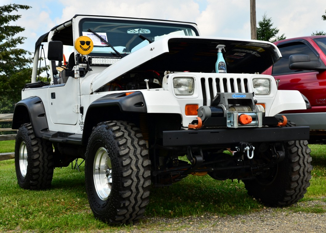 Lifted 1994 Jeep YJ in White Lifted 1994 Jeep YJ in White