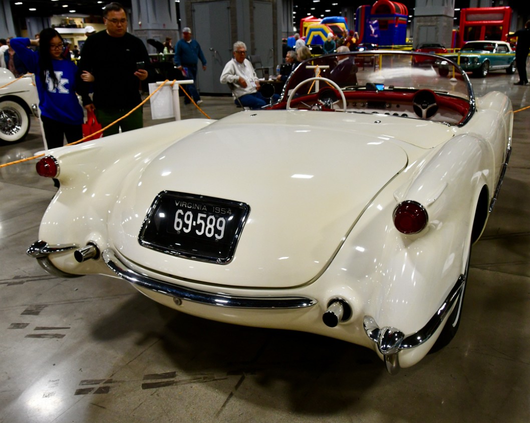 Smooth 1954 Chevrolet Corvette in White