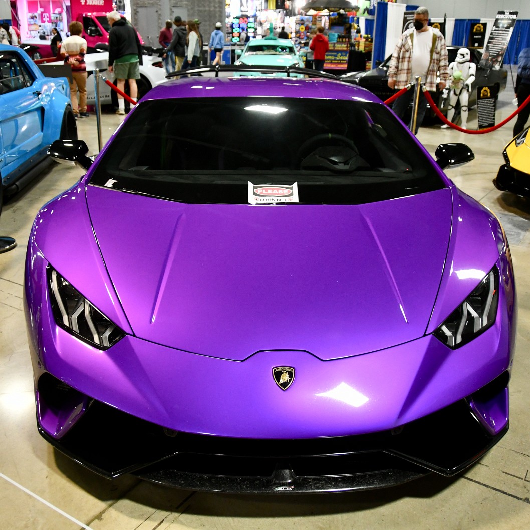 2019 Lamborghini Perfomante in Gorgeous Purple