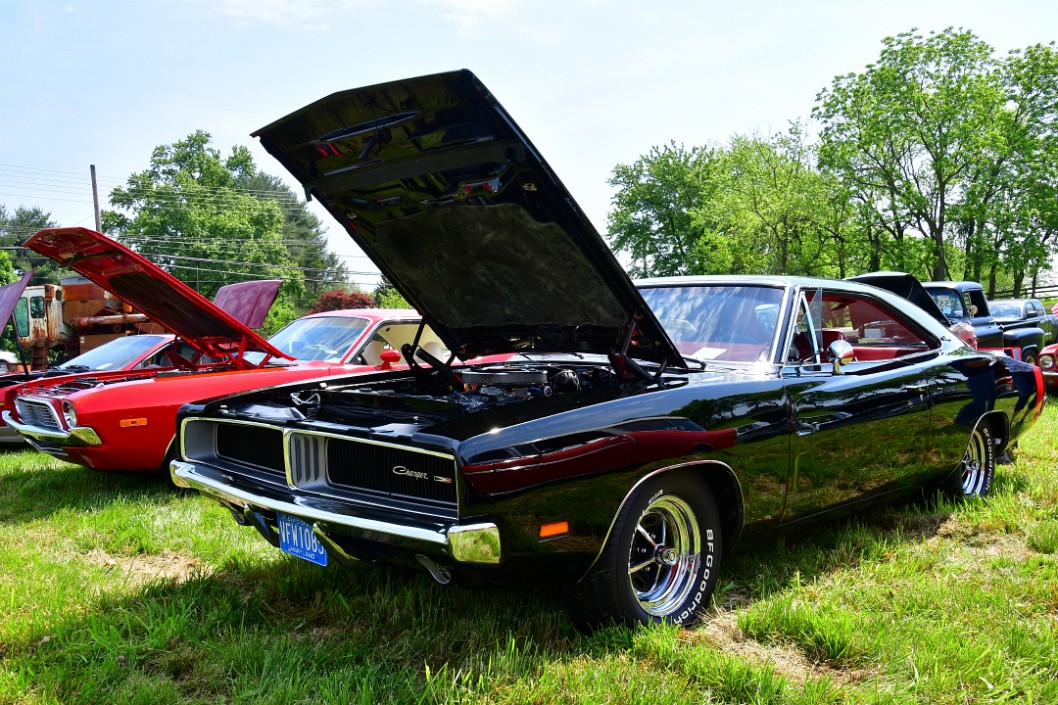 1969 Dodge Charger in Shining Black