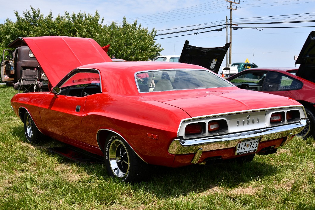 Wide Rear on the Challenger