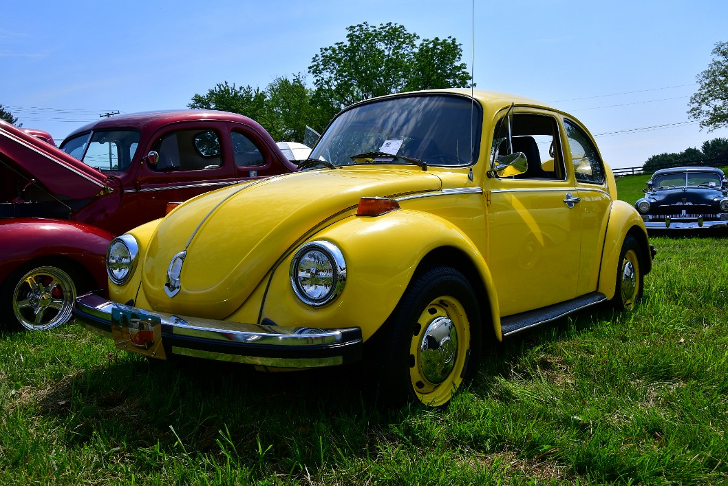 Slick Yellow 1974 VW Beetle